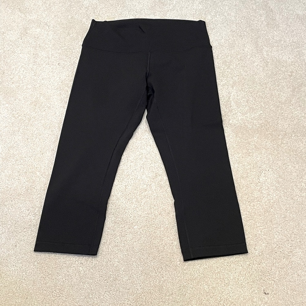 Lululemon Size 10 Black Crop Leggings